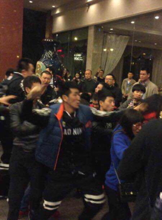 乐竞- 朗斯球迷冲突升级，警方介入调查处理  